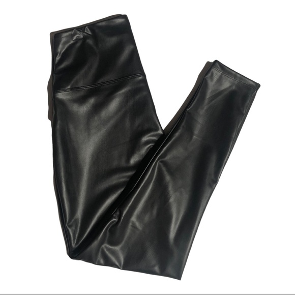 High Rise Faux Leather Leggings in Black. Size XL. - Picture 5 of 5